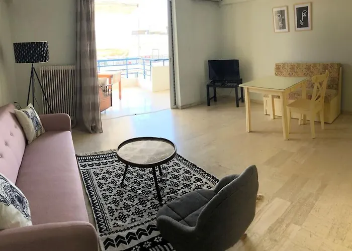 Kate Apartment, Across The Marina